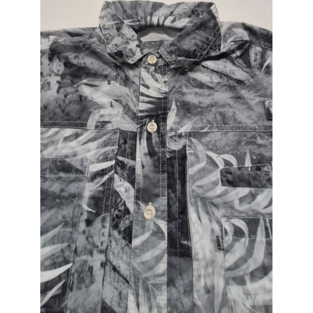REEL Legends Men's black/gray floral print Shirt‎ Saltwater SS button up vented - Picture 7 of 16